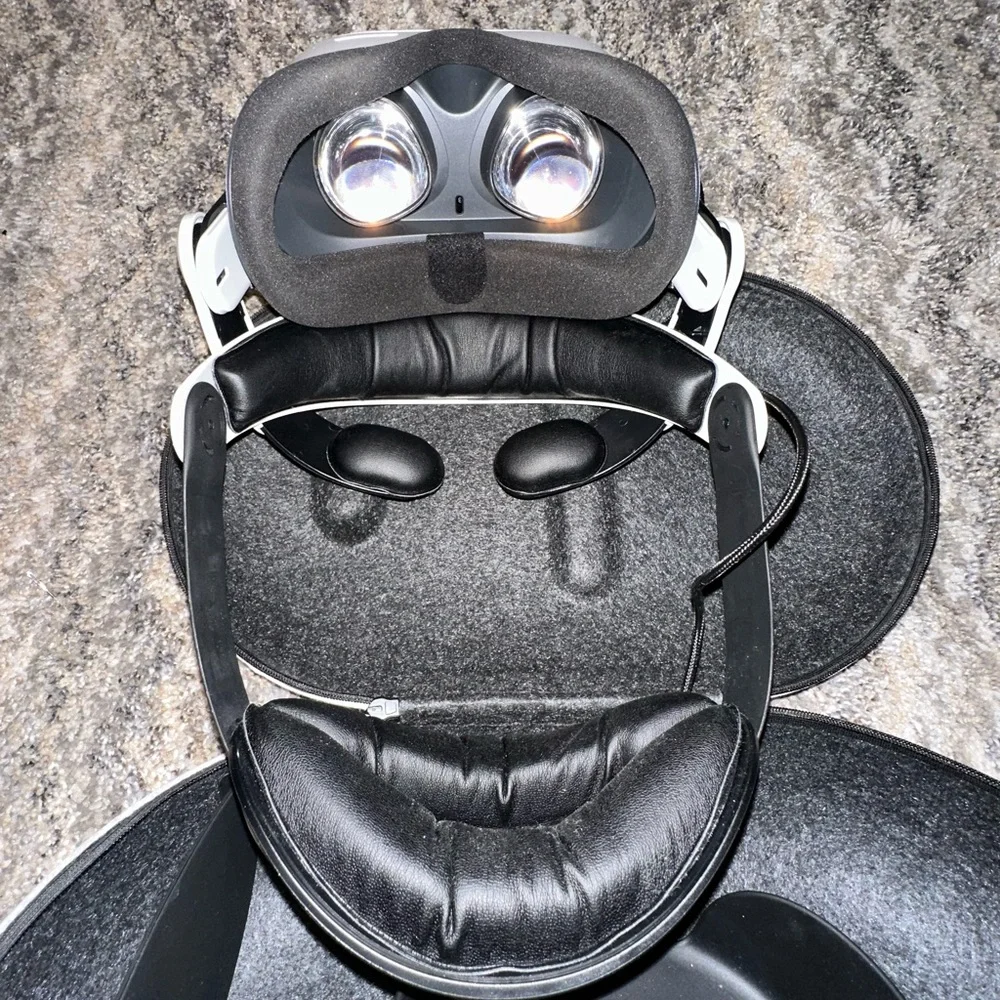 Oculus Quest 2 Headset